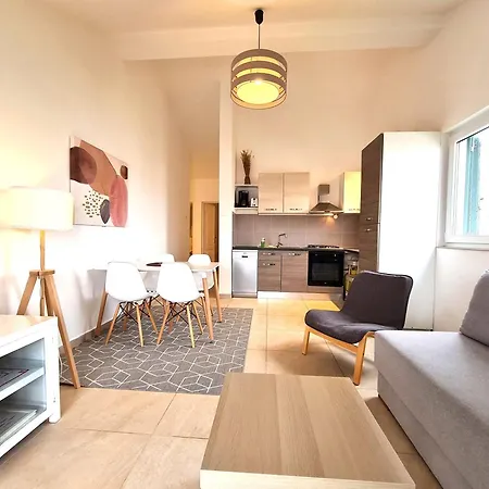 Lagom-vodice * Vodice