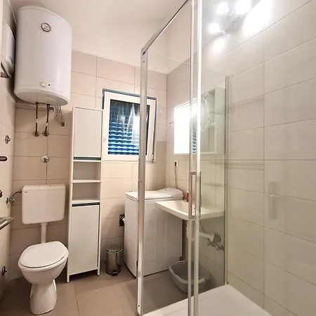Lagom-vodice * Vodice
