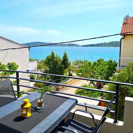 Lagom-vodice * Vodice